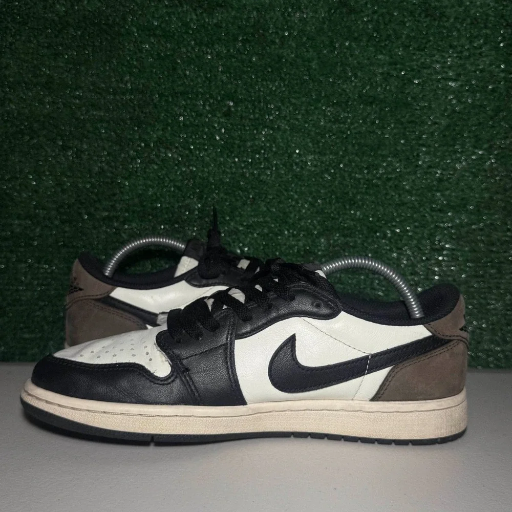 Jordan 1 Retro Low OG Mocha CZ0790-102 White Black Brown Sneakers Men's Size 8